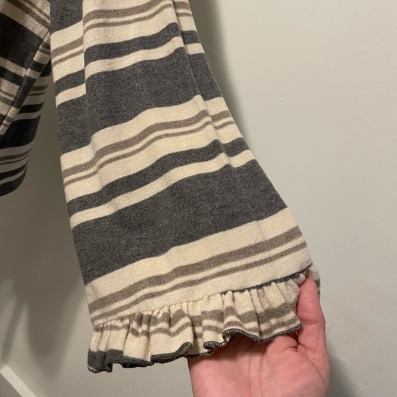 Plus size woman’s bell sleeved Glitzy Girls top! - Picture 4 of 5